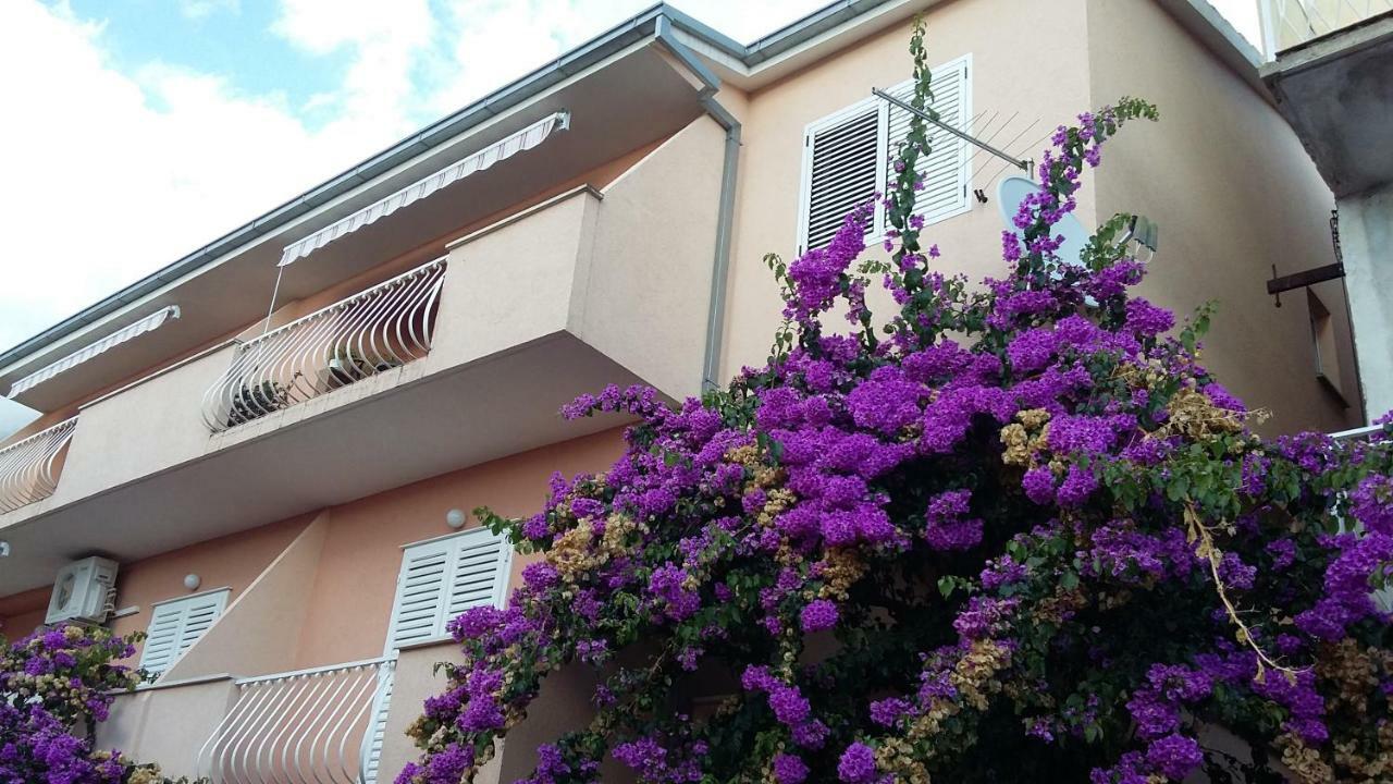 Apartments Ivan & Tonka Tučepi Exterior foto
